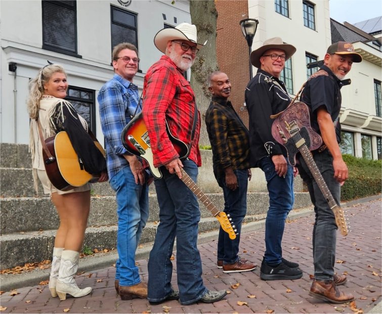 Aart en Harriette boekt u bij www.kwekel-evenementen.nl